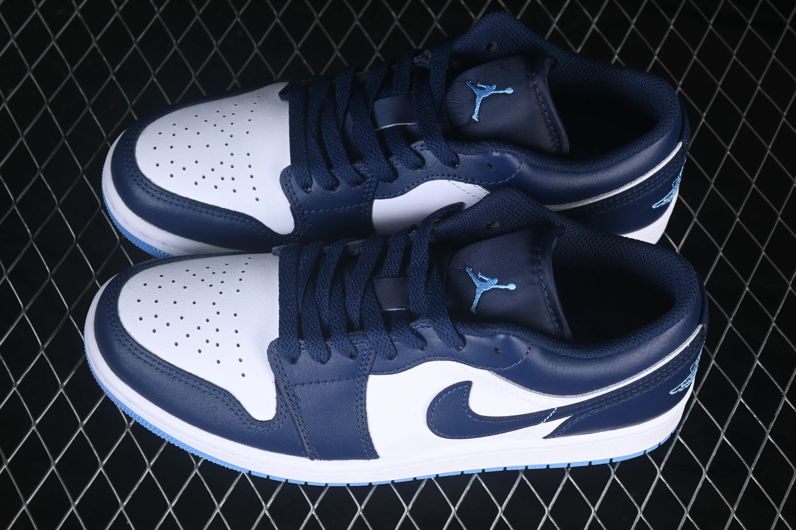 All categories Air Jordan Jordan series basketball shoes Air Jordan 1 Low G version pure original Air Jordan 1 Low AJ1 Joe 1 white and blue low-top retro cultural basketball shoes 553558-404
